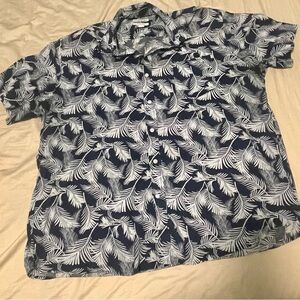 4/$25 bundle deal- Amazon Essentials Blue and White Casual Button Down Shirt